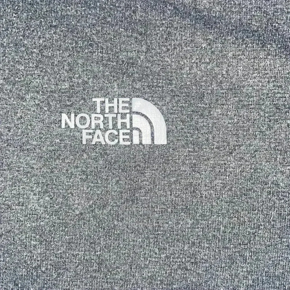 Men’s Northface Pullover - Picture 3 of 5